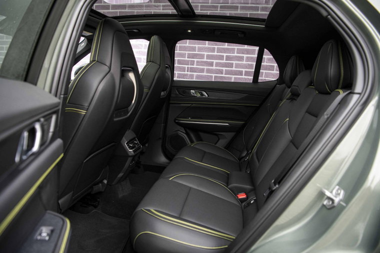 Vehicle Image 9