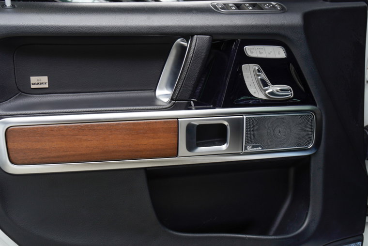 Vehicle Image 25