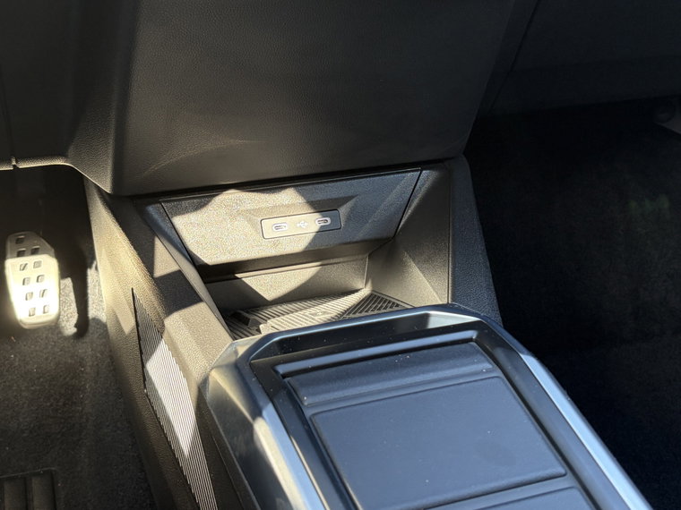 Vehicle Image 38