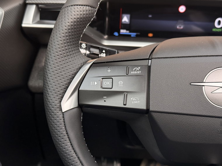 Vehicle Image 27