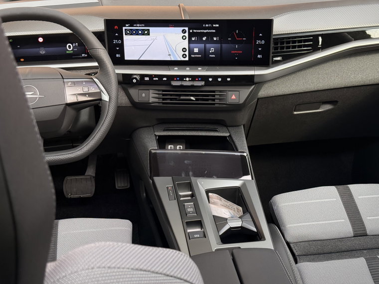 Vehicle Image 33