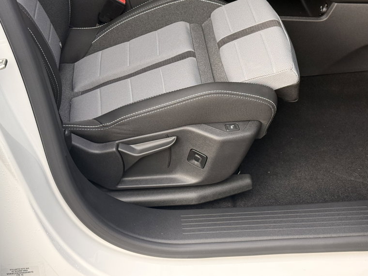 Vehicle Image 48
