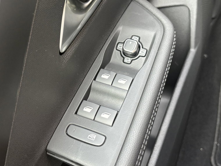 Vehicle Image 26