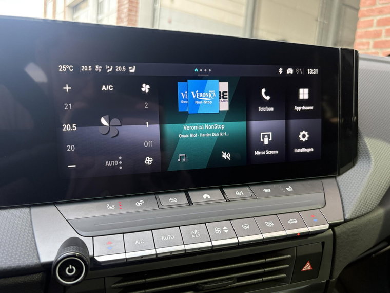 Vehicle Image 36