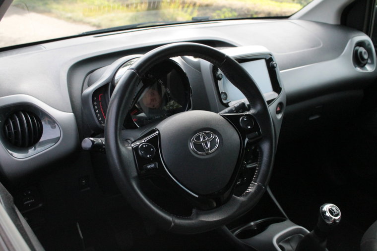 Vehicle Image 4