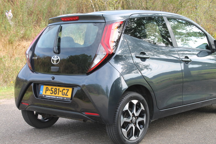 Vehicle Image 10