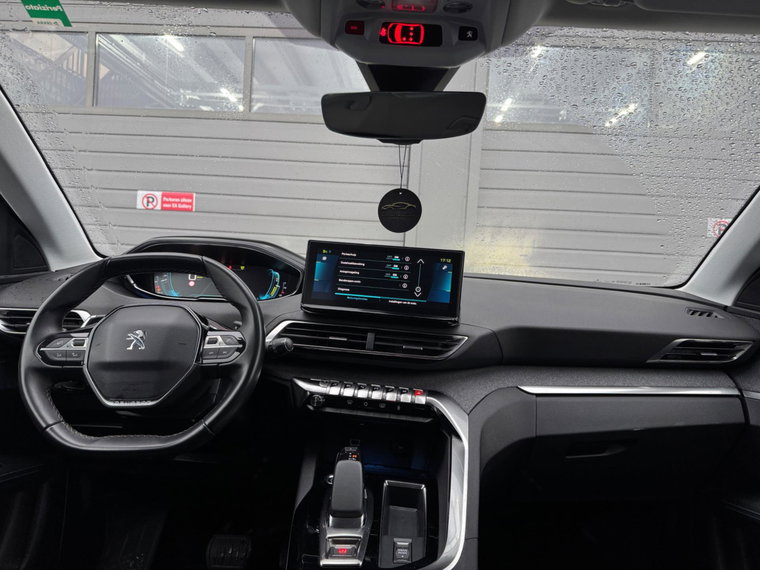 Vehicle Image 38