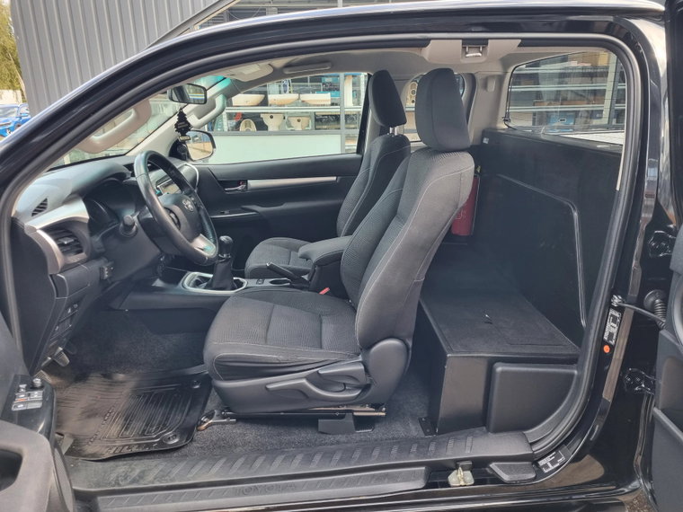 Vehicle Image 21