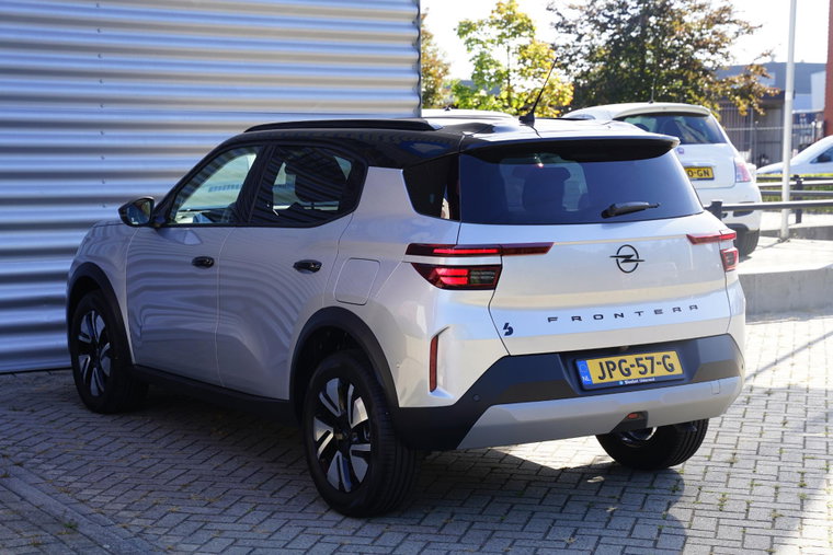 Vehicle Image 8