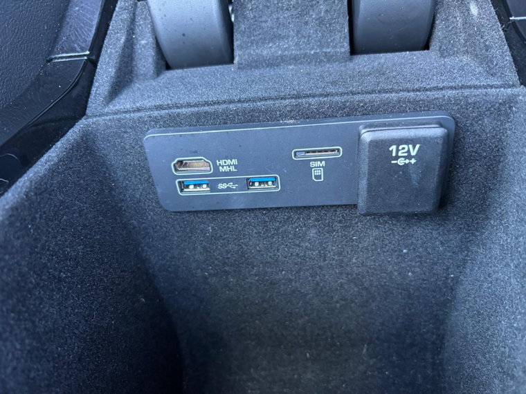 Vehicle Image 19