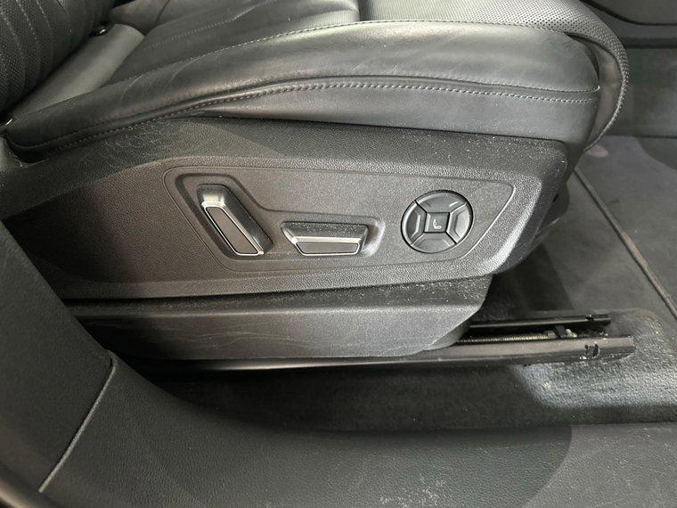 Vehicle Image 26