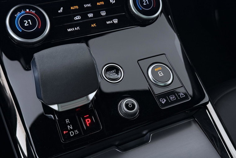 Vehicle Image 32