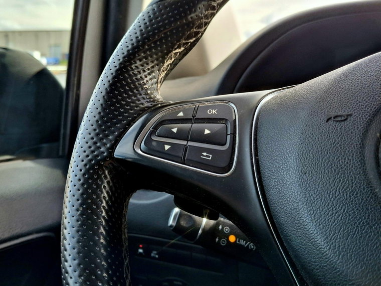 Vehicle Image 26