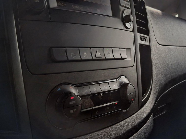 Vehicle Image 39