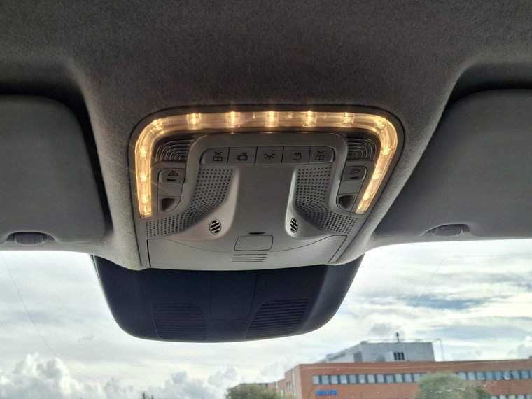 Vehicle Image 40