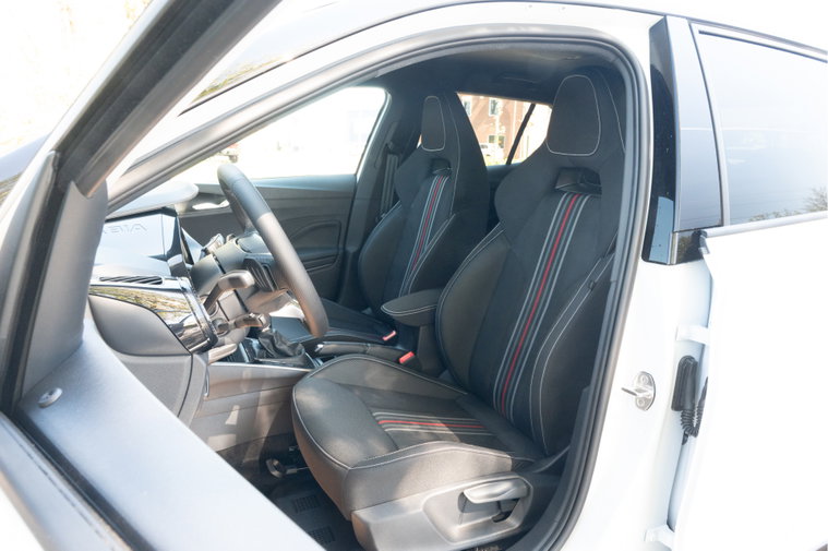 Vehicle Image 18