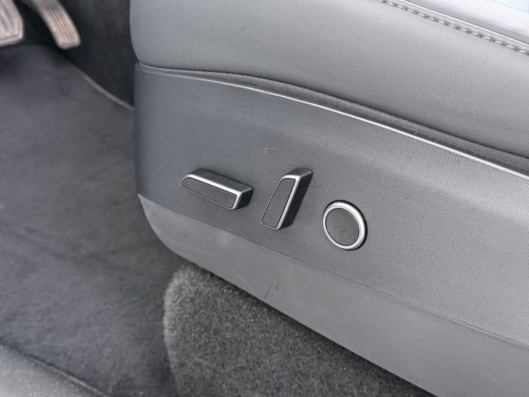 Vehicle Image 34