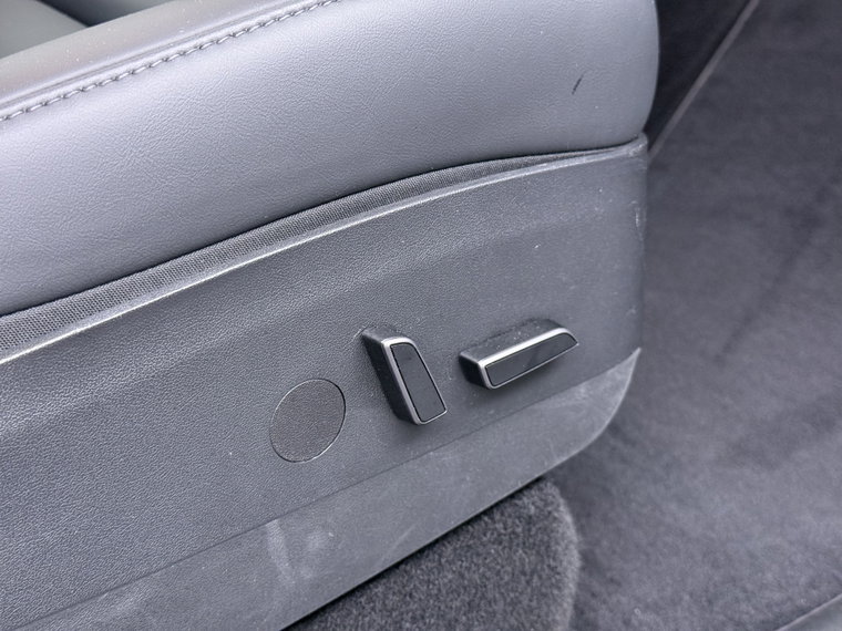 Vehicle Image 46