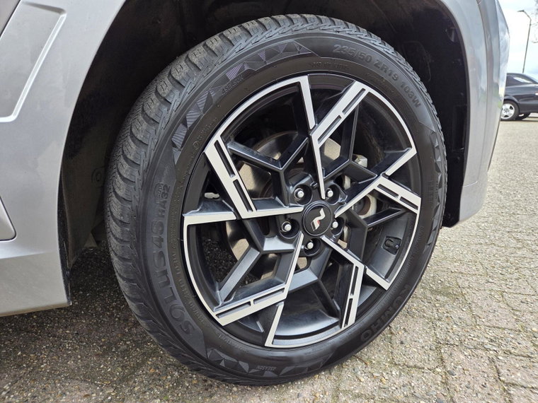 Vehicle Image 19