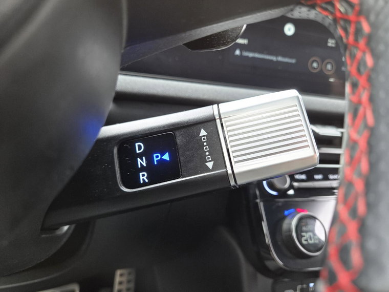Vehicle Image 38