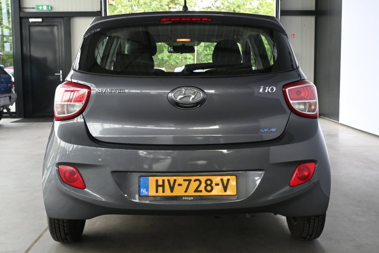 Vehicle Image 16