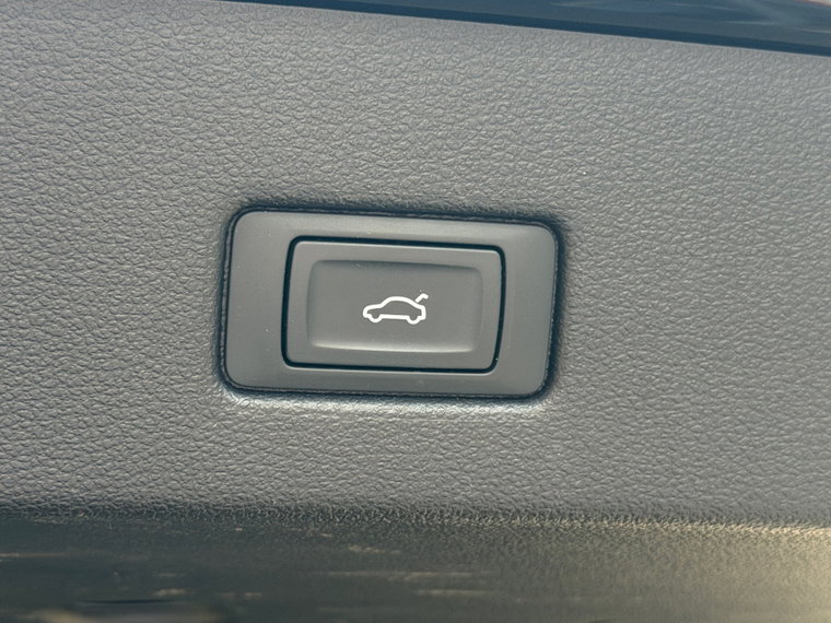 Vehicle Image 28