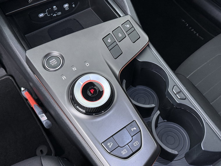 Vehicle Image 32