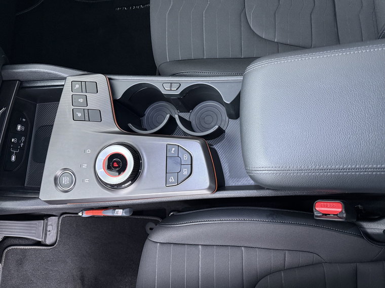 Vehicle Image 33