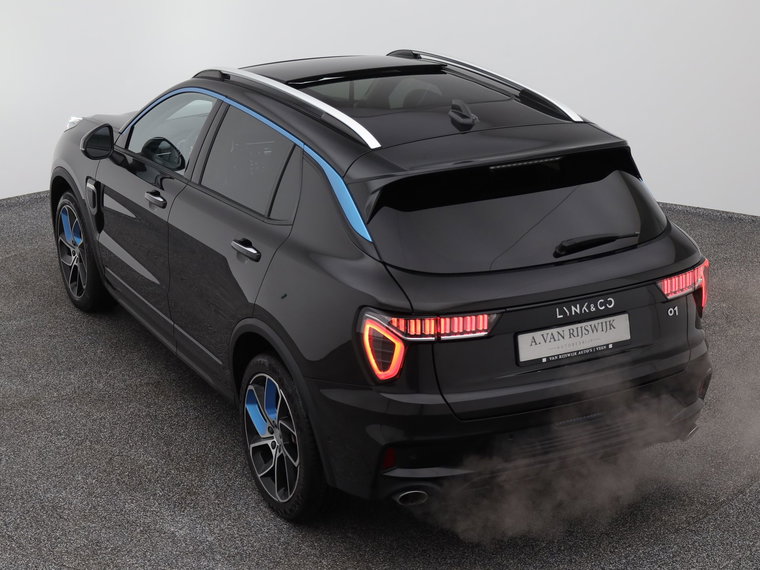 Vehicle Image 25