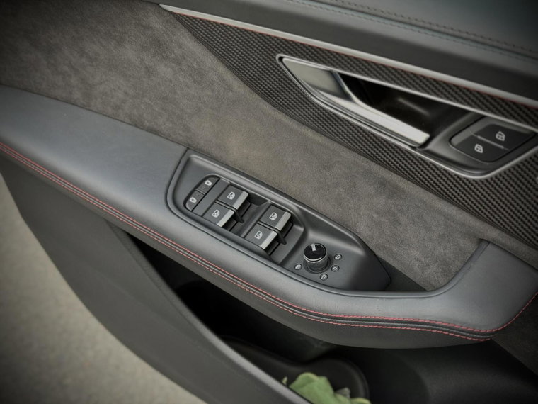 Vehicle Image 42