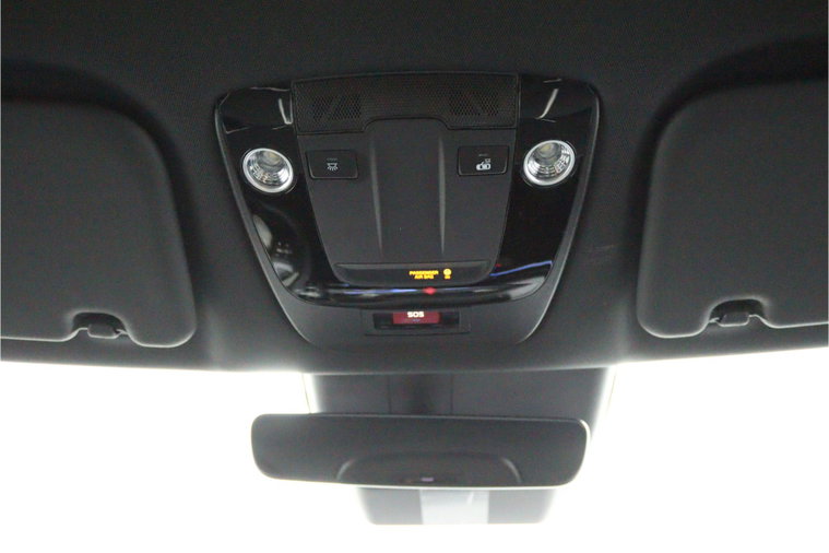 Vehicle Image 32