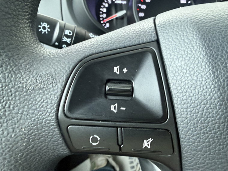 Vehicle Image 26
