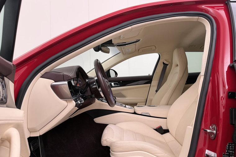 Vehicle Image 10