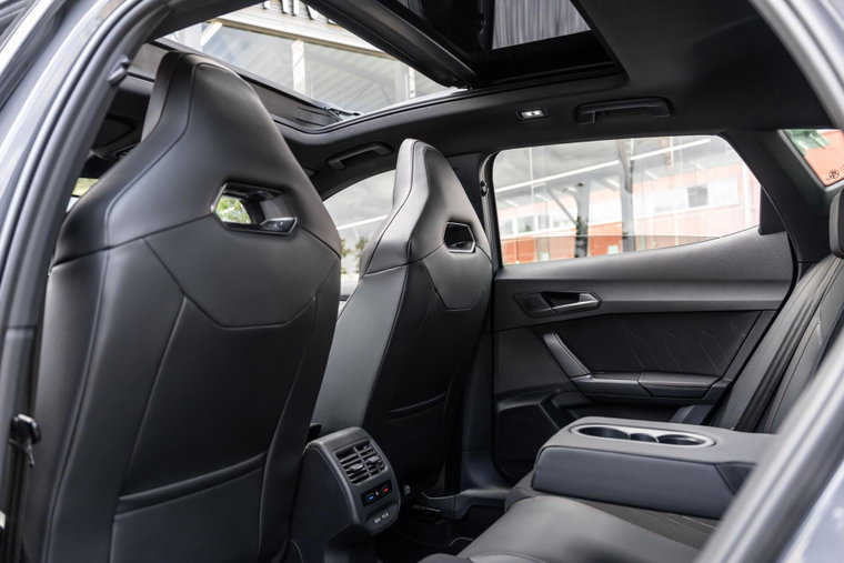 Vehicle Image 35