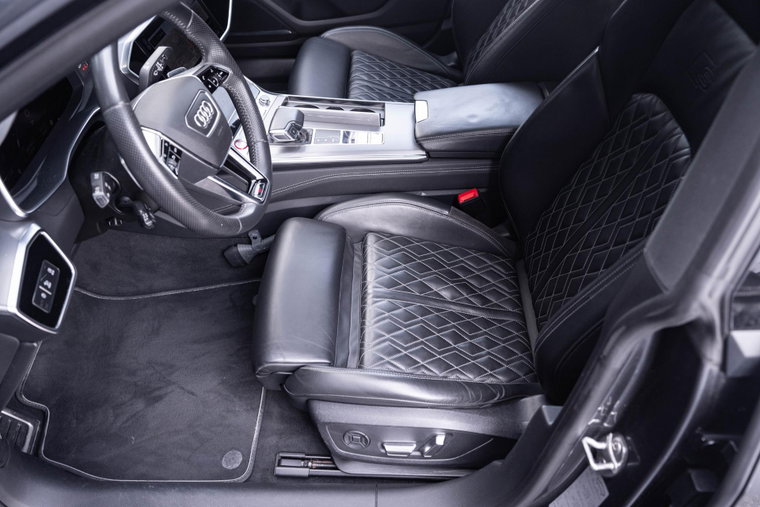 Vehicle Image 25