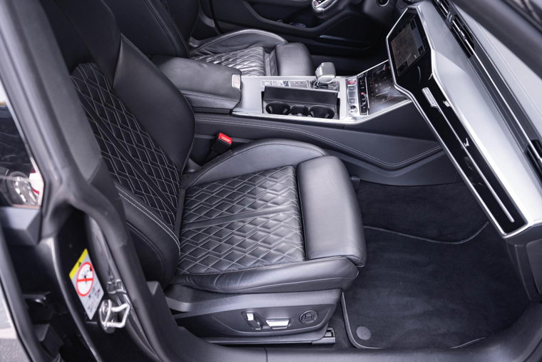 Vehicle Image 30