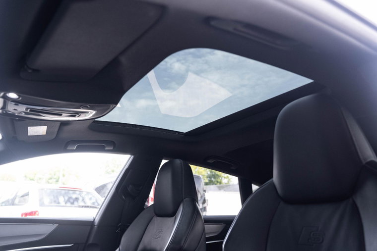 Vehicle Image 36