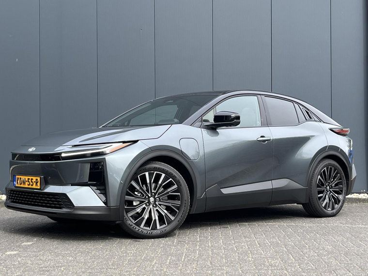 Vehicle Image 6