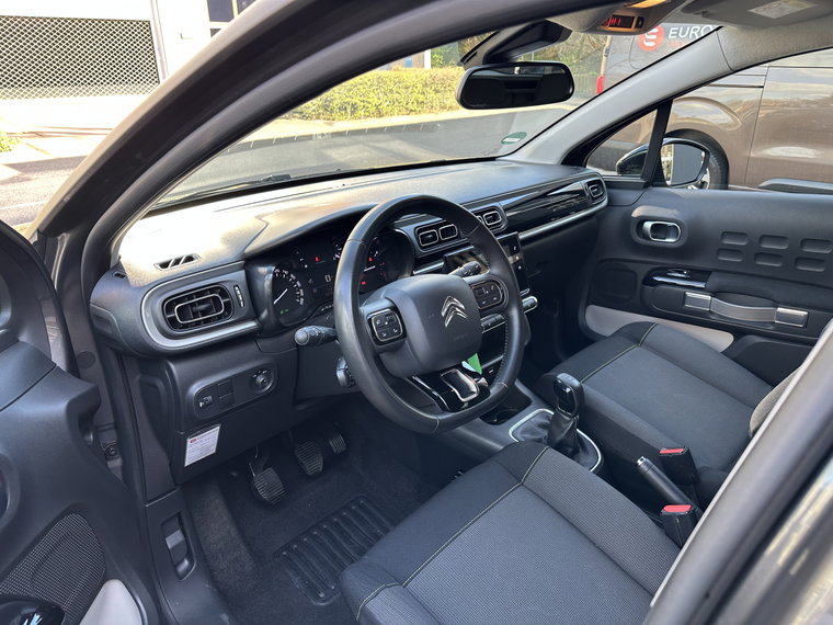 Vehicle Image 21