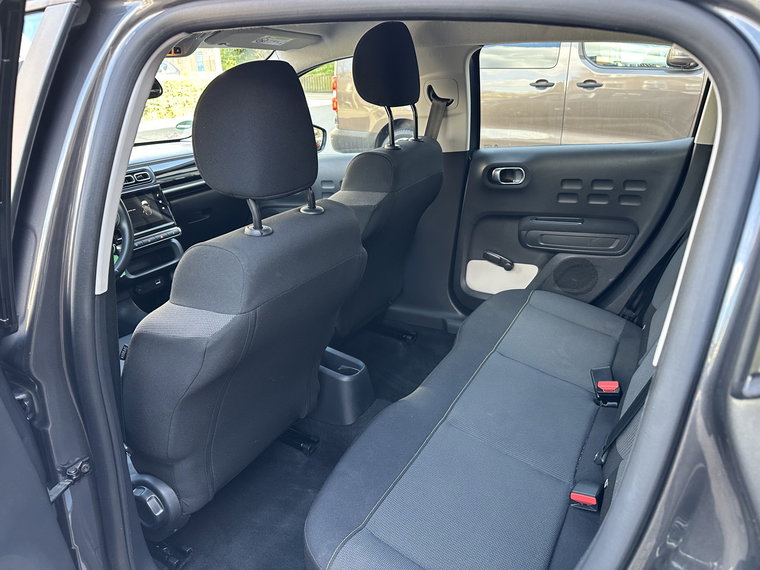 Vehicle Image 22