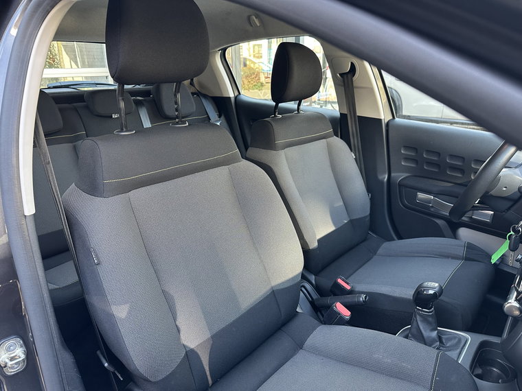 Vehicle Image 26