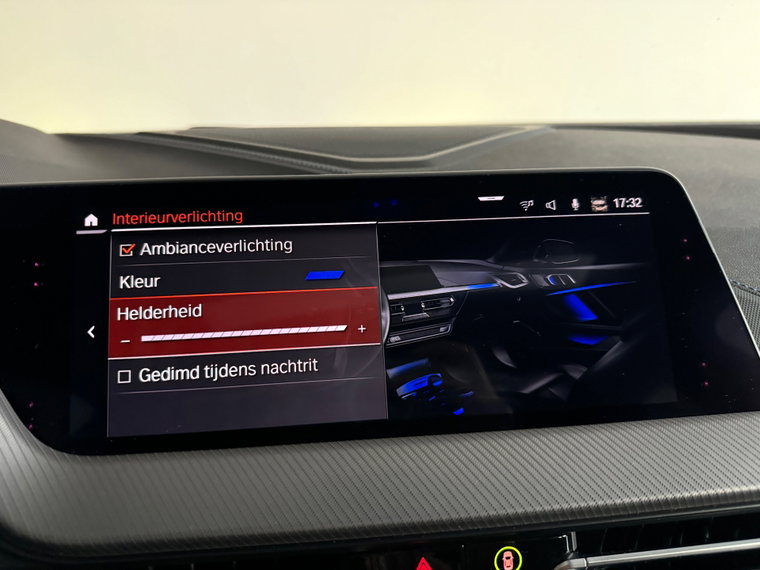 Vehicle Image 32