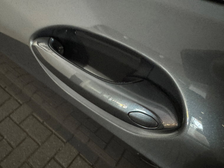 Vehicle Image 33