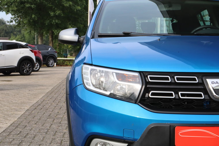 Vehicle Image 32