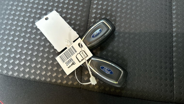 Vehicle Image 11
