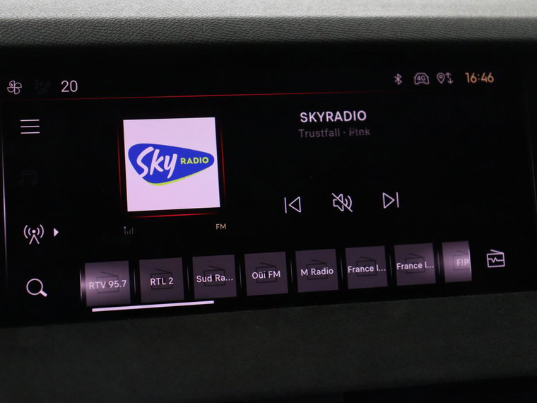 Vehicle Image 21
