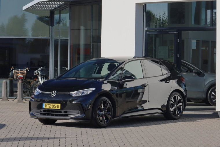 Vehicle Image 32