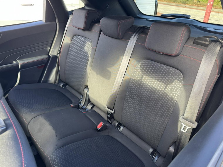 Vehicle Image 9