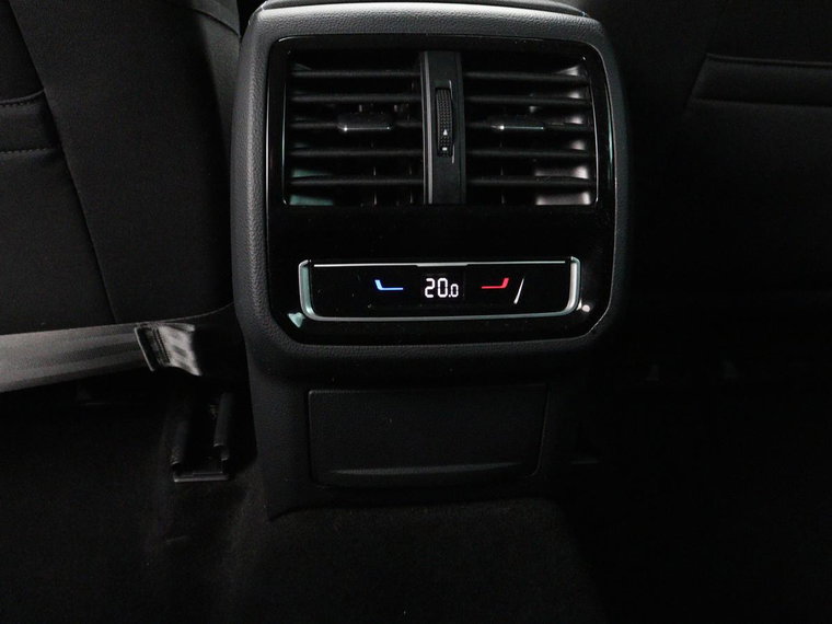 Vehicle Image 34