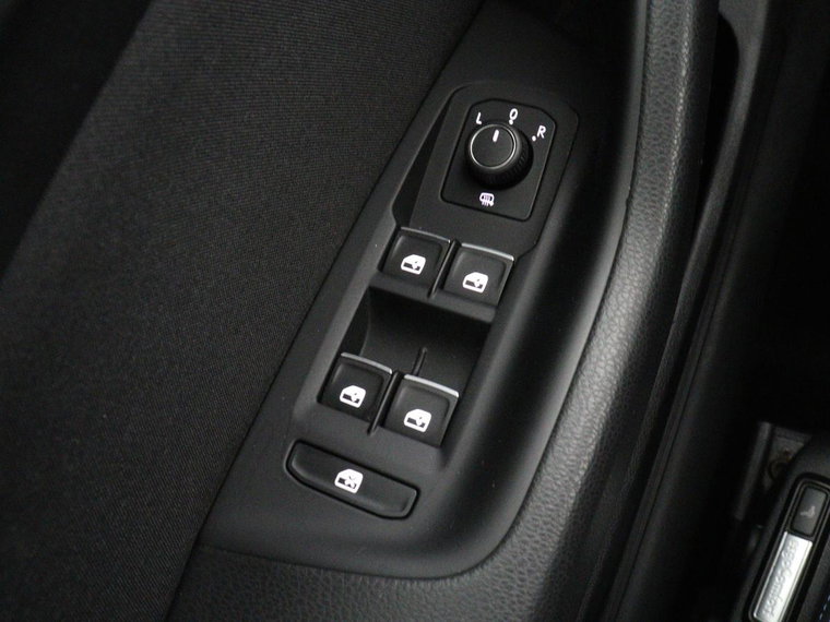 Vehicle Image 38